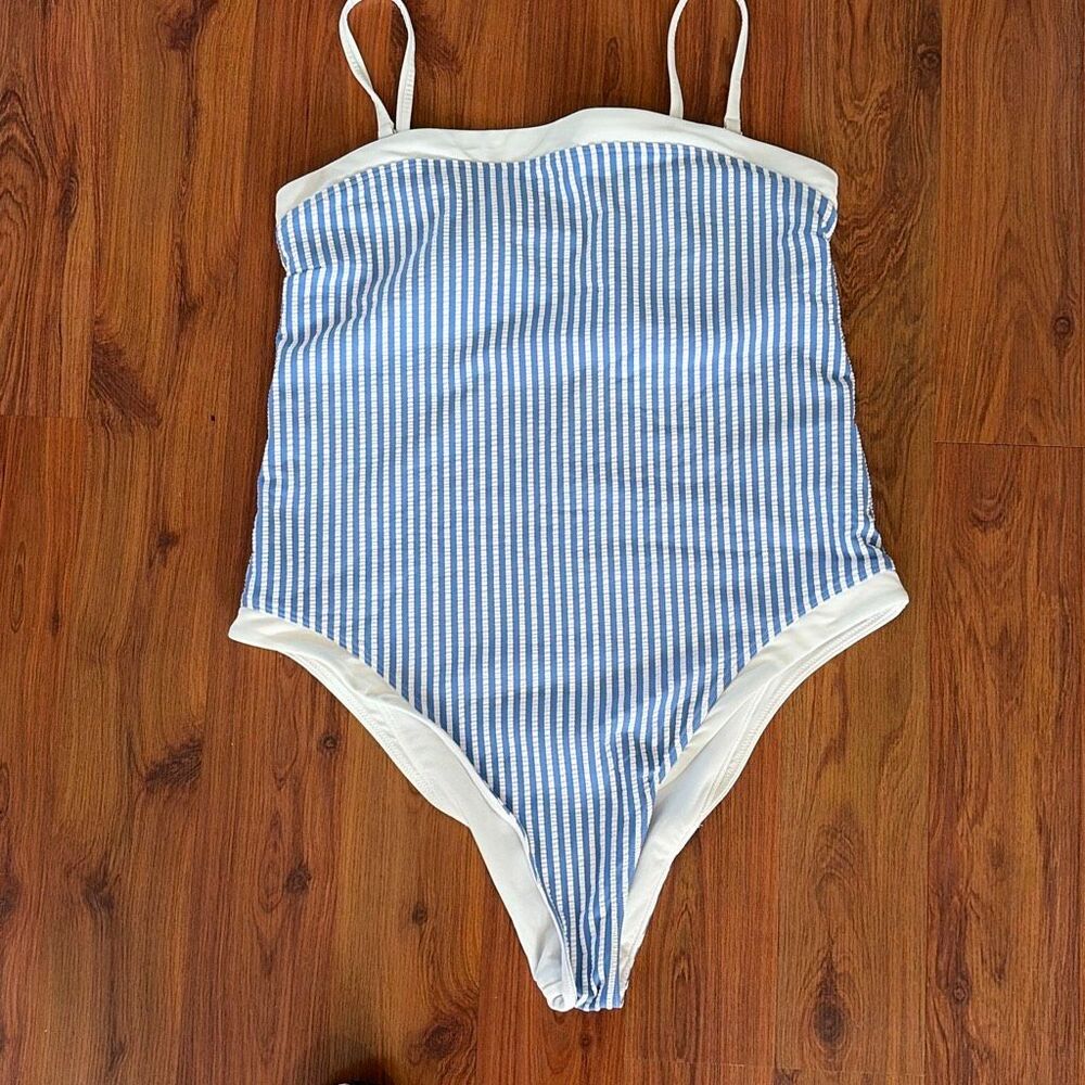 Abercrombie & Fitch, blue and white seersucker one piece, bathing suit, removabl